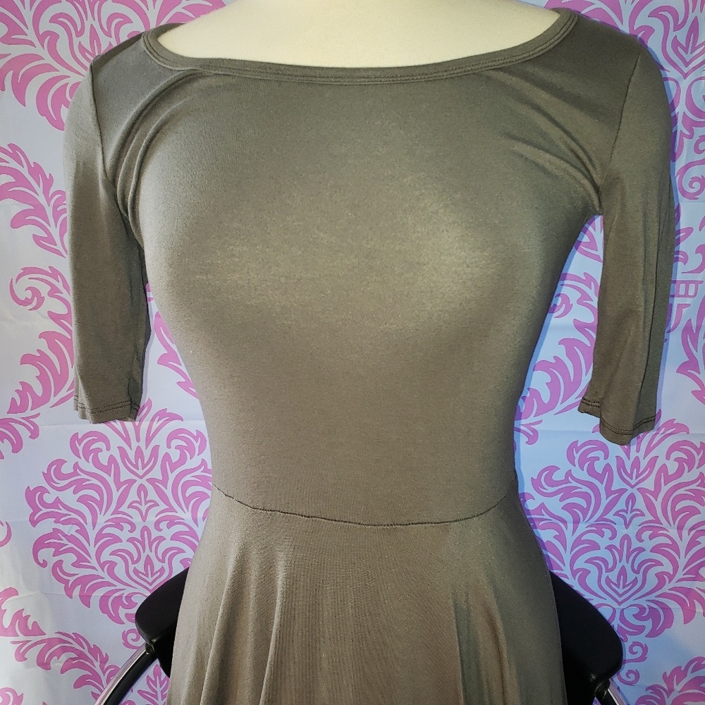 LuLaRoe Nicole Dress - Picture 2 of 6